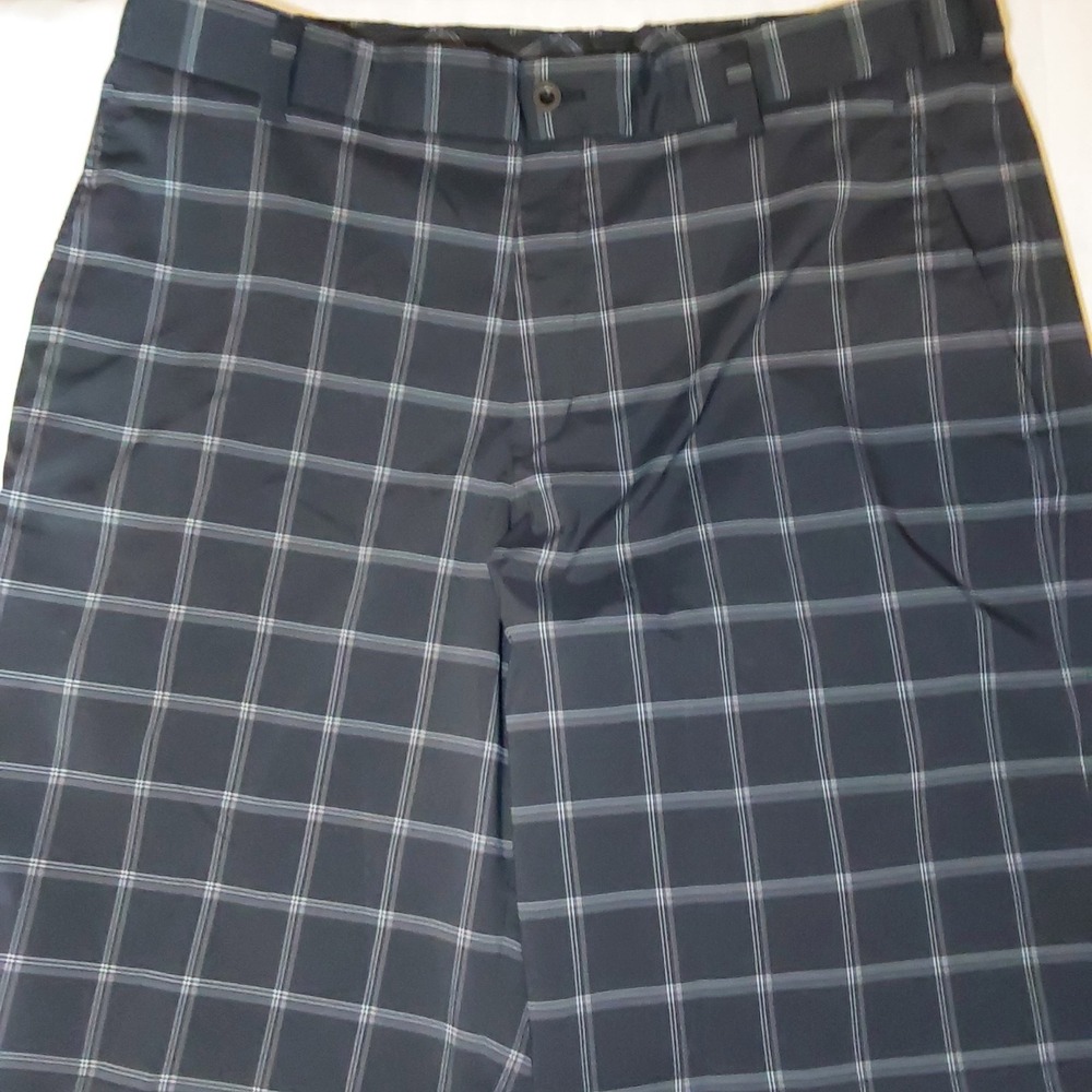 Nike Golf Shorts Mens 34 Black Gray Plaid 9" Inseam Casual Chino Performance